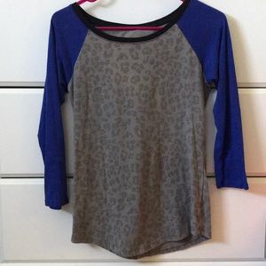 AMERICAN EAGLE cheetah print baseball tee!